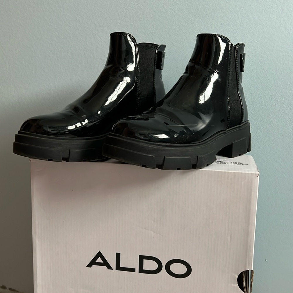 Aldo Chelsea style Bootie “Julika” EUC 7